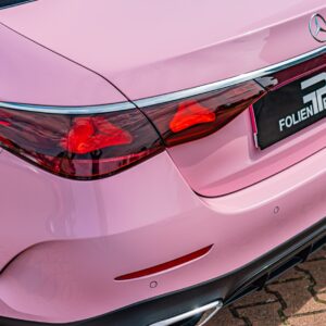 Fahrzeugfolierung Berlin Folienprinz Futurewrap Gloss Camilia Pink Folie 03